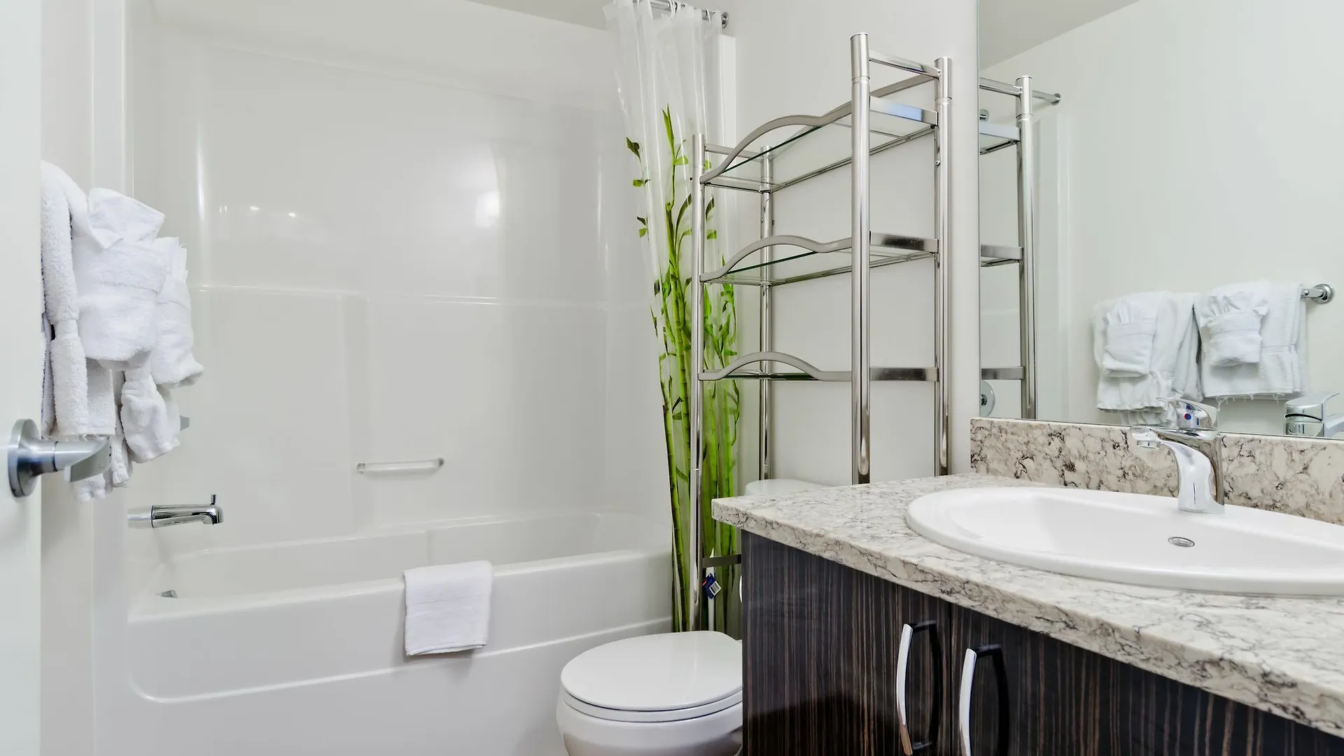 Lägenhet Suite Digs N3 YYC Kanada