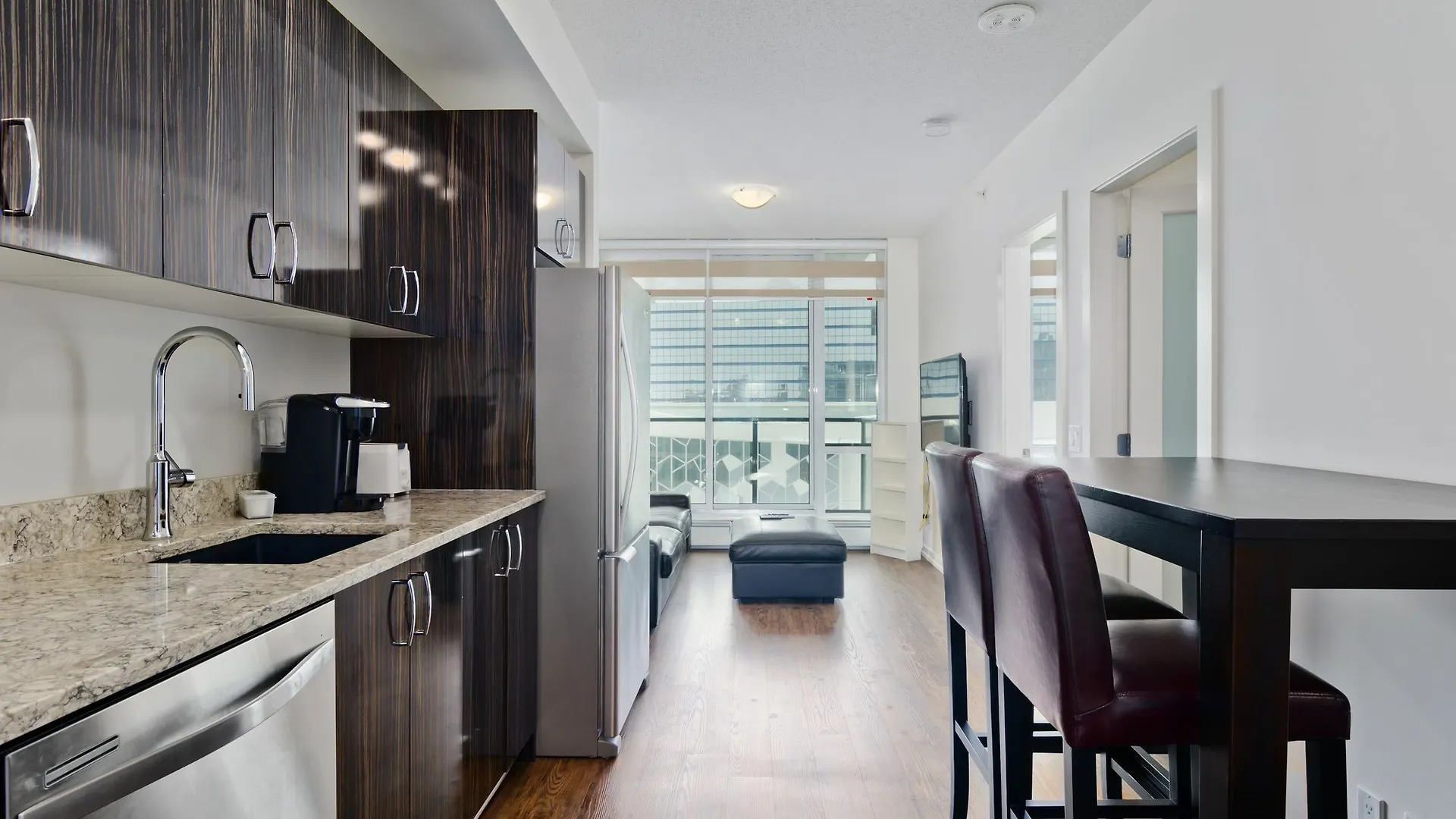 Suite Digs N3 YYC Kanada
