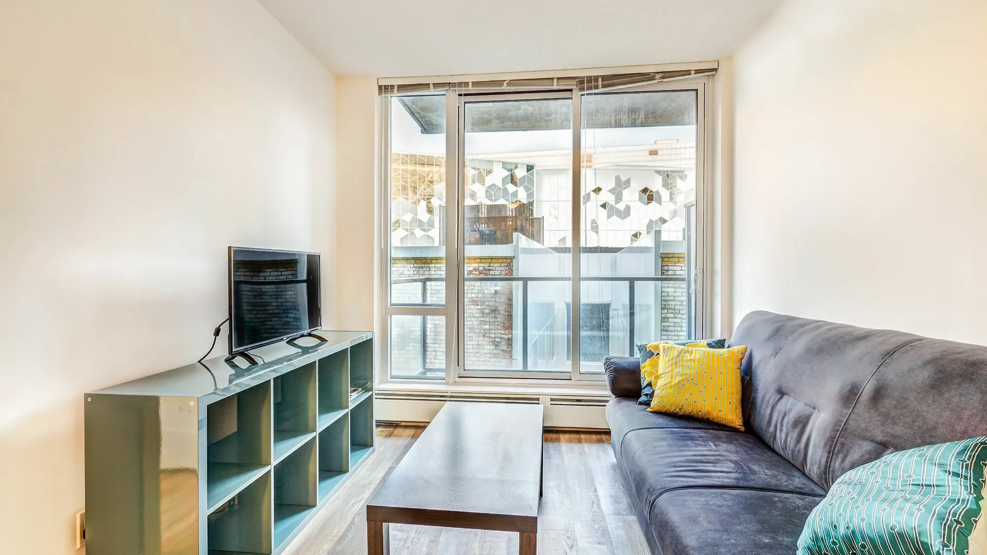 Suite Digs N3 YYC 0*,  Kanada