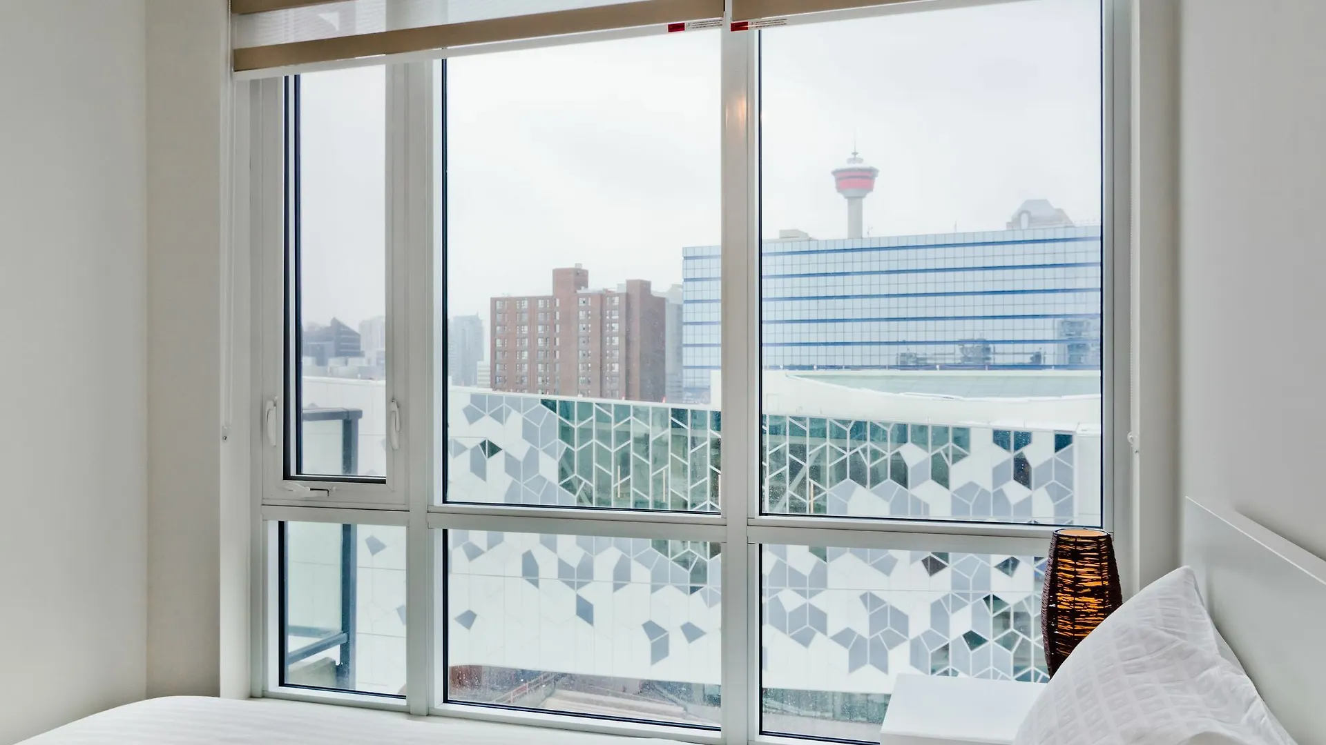 Suite Digs N3 YYC 0*,